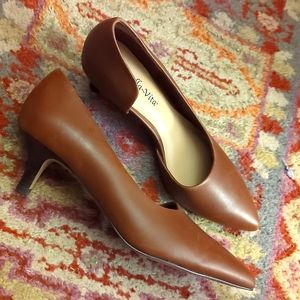 Bella Vita | Double Wide Width Brown Leather Pointed Toe Heels Women's 8.5WW
